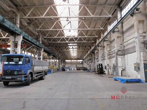 Na prenájom 1700 m2 výrobno-skladové priestory v Trnave — foto 1