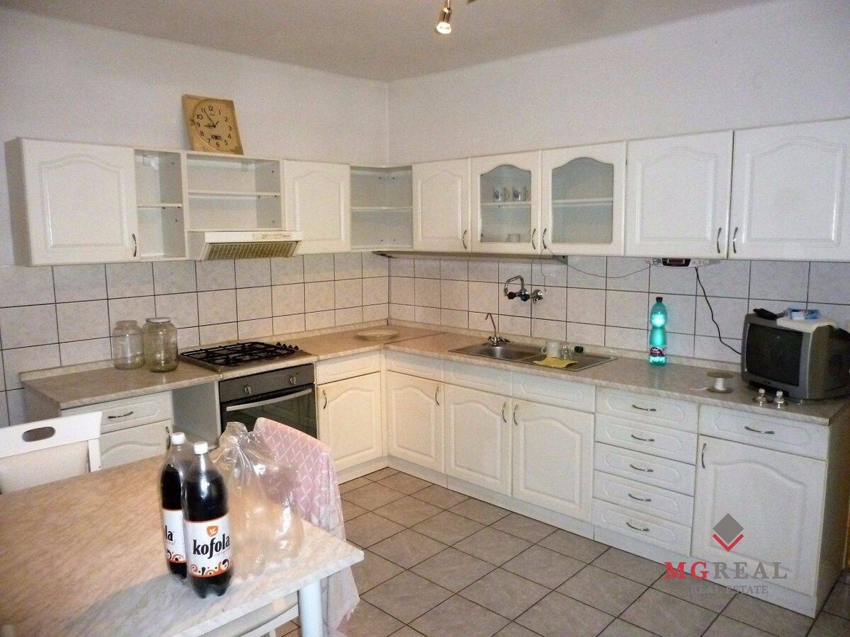 Podnikanie - bývanie - 2x dom Topoľčany — foto 10