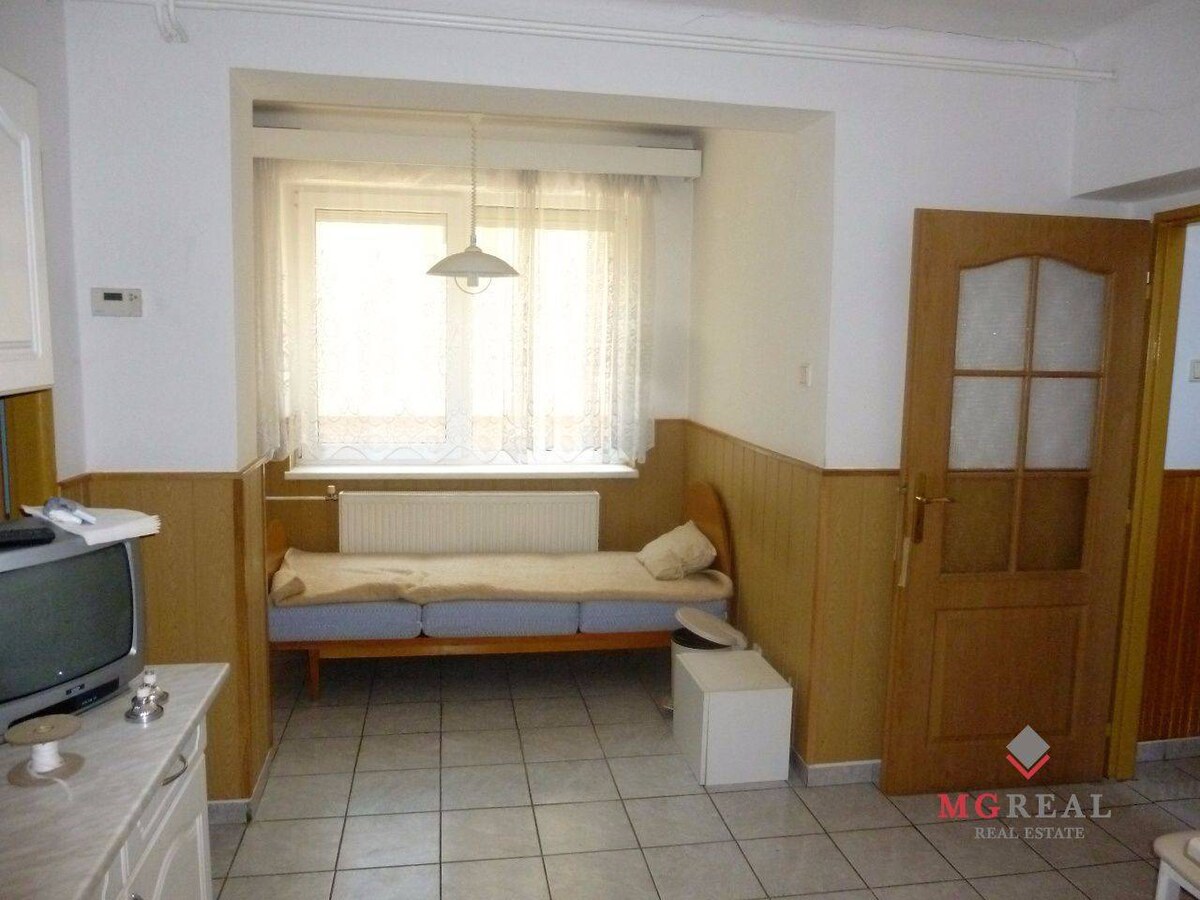 Podnikanie - bývanie - 2x dom Topoľčany — foto 11