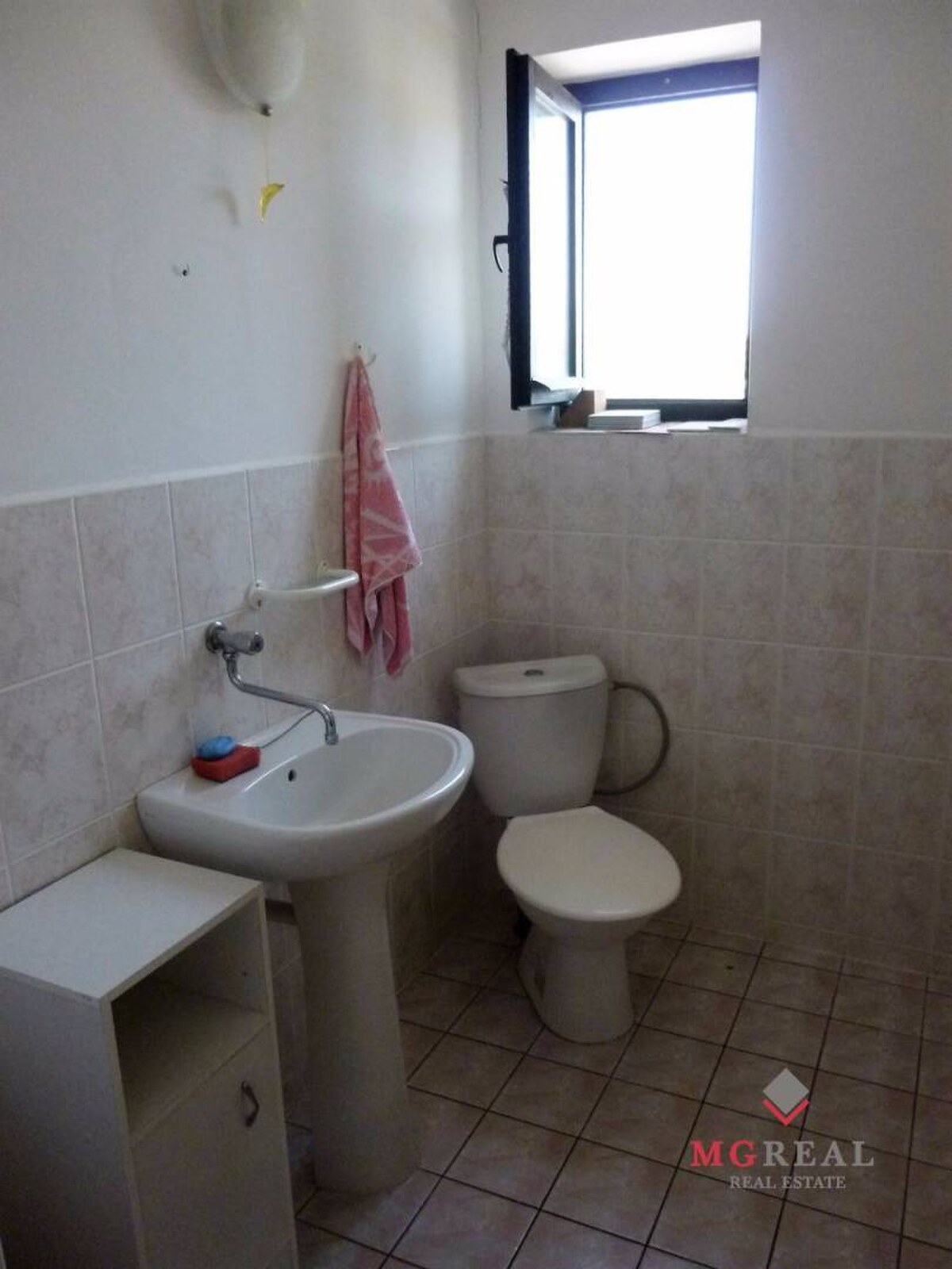 Podnikanie - bývanie - 2x dom Topoľčany — foto 14