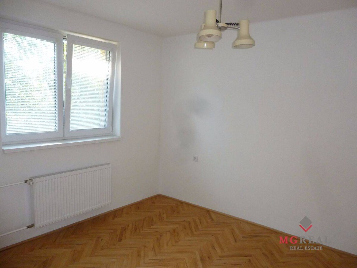 Podnikanie - bývanie - 2x dom Topoľčany — foto 18