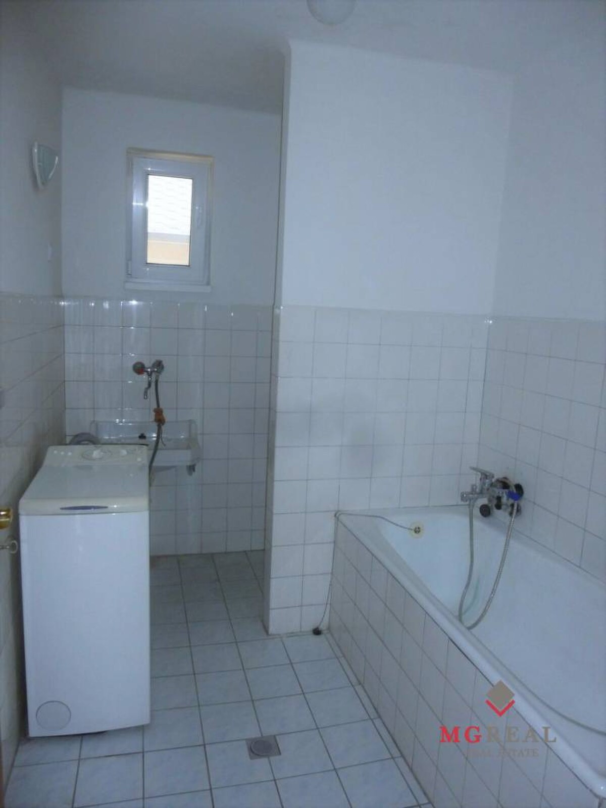 Podnikanie - bývanie - 2x dom Topoľčany — foto 20
