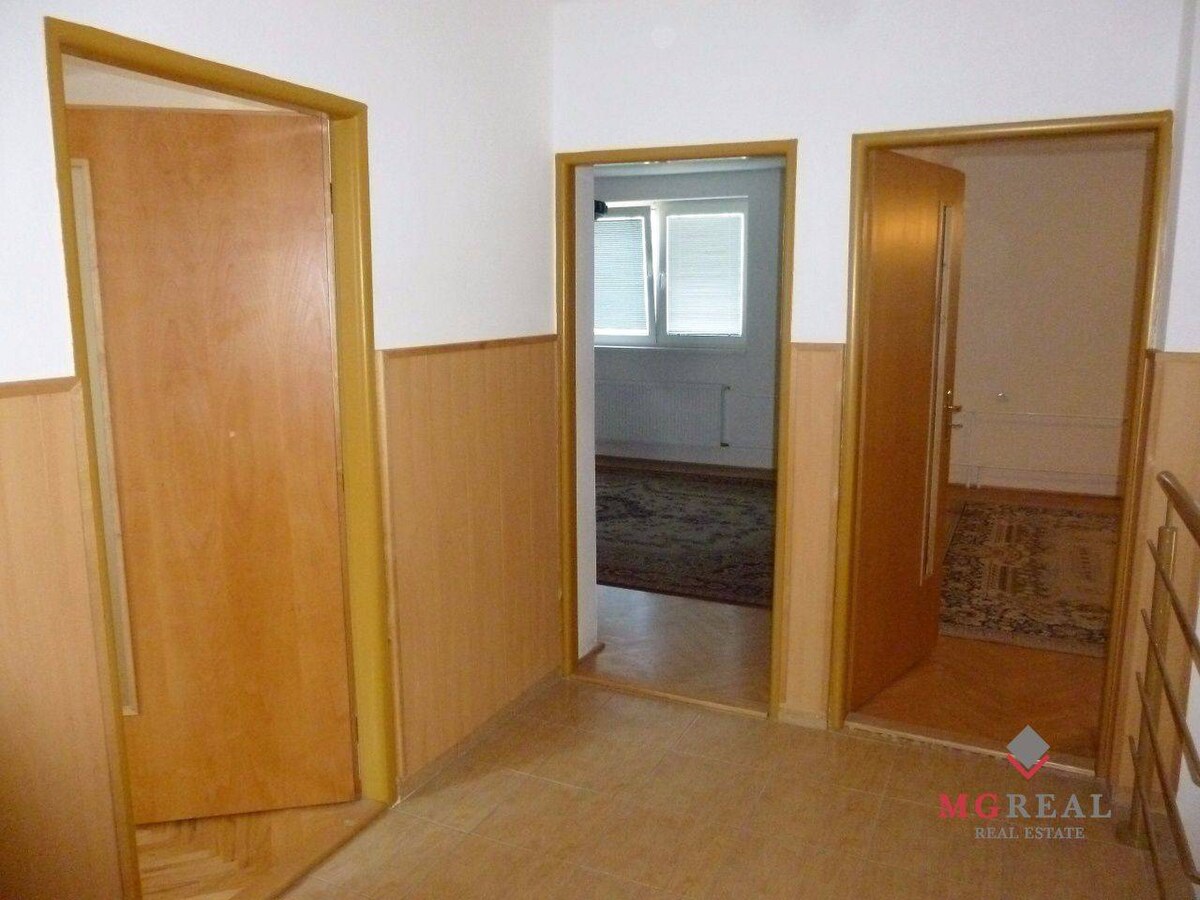 Podnikanie - bývanie - 2x dom Topoľčany — foto 21