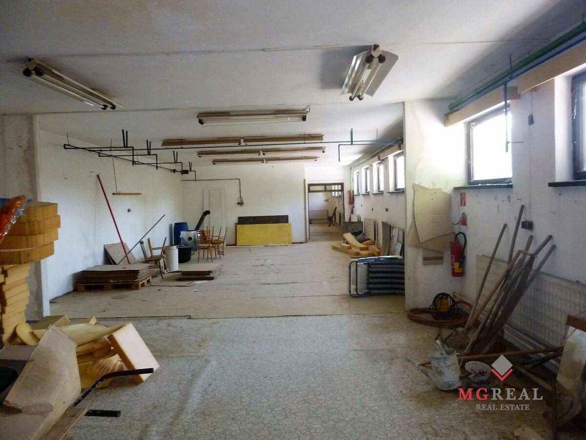 Podnikanie - bývanie - 2x dom Topoľčany — foto 29