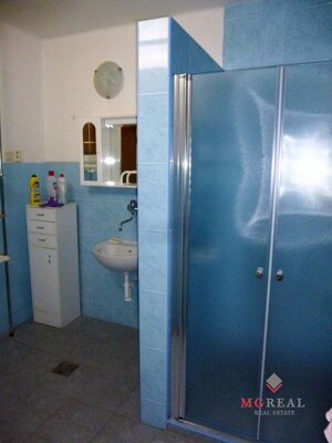 Podnikanie - bývanie - 2x dom Topoľčany — foto 12