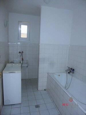Podnikanie - bývanie - 2x dom Topoľčany — foto 20