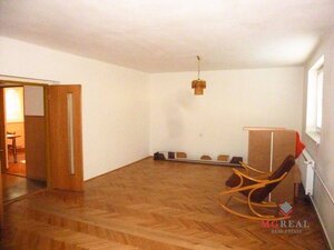 Podnikanie - bývanie - 2x dom Topoľčany — foto 24