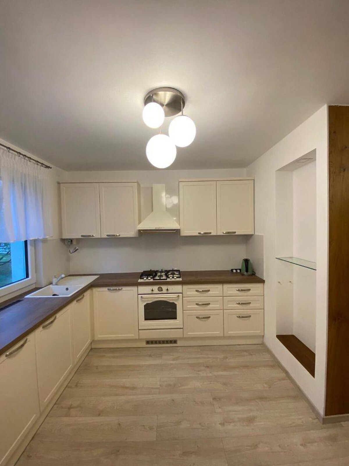 Nadštandardný 3 izbový byt v Piešťanoch — foto 9