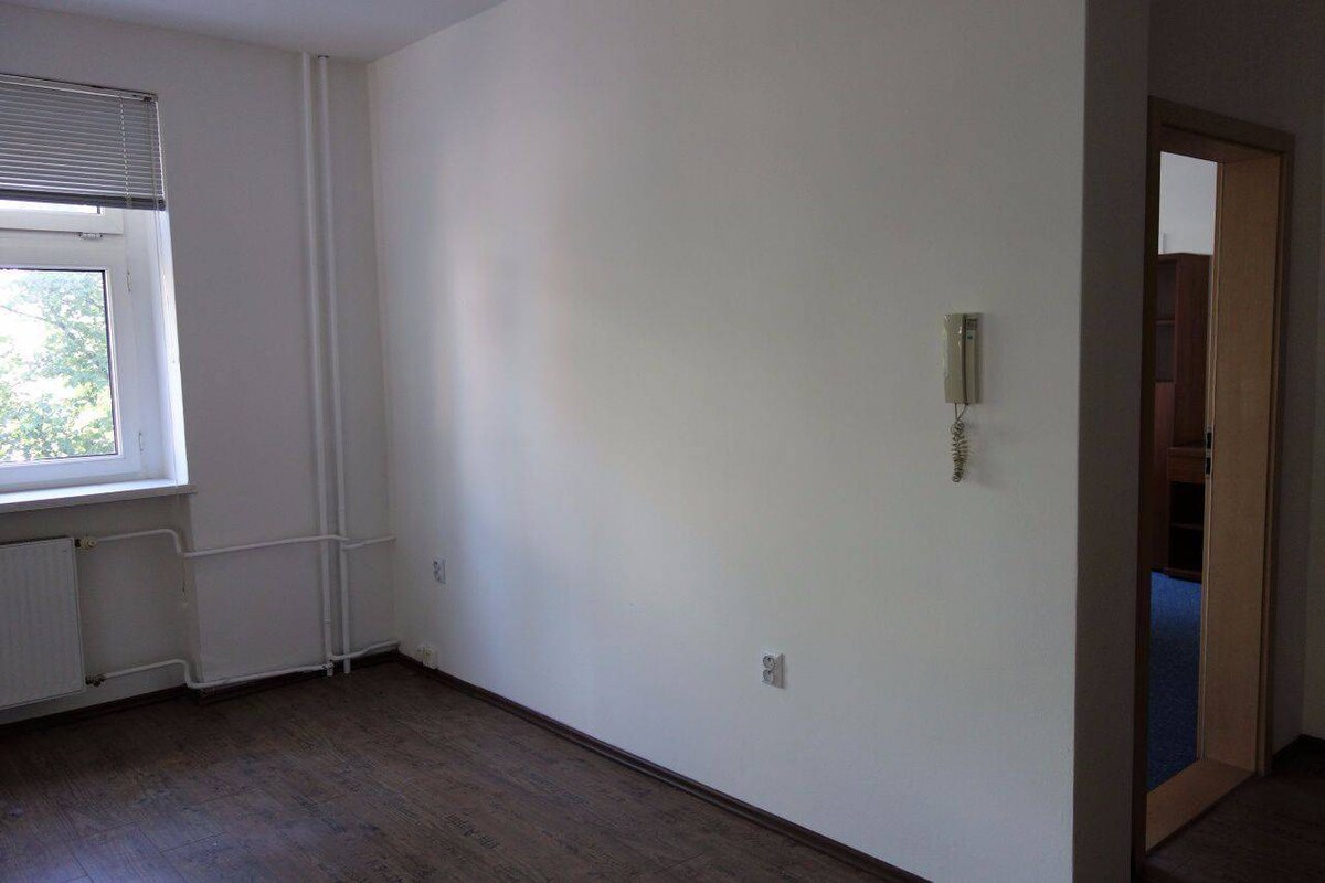 Menšie kancelárie v širšom centre mesta, 27m2, 44m2, Ružinov — foto 3