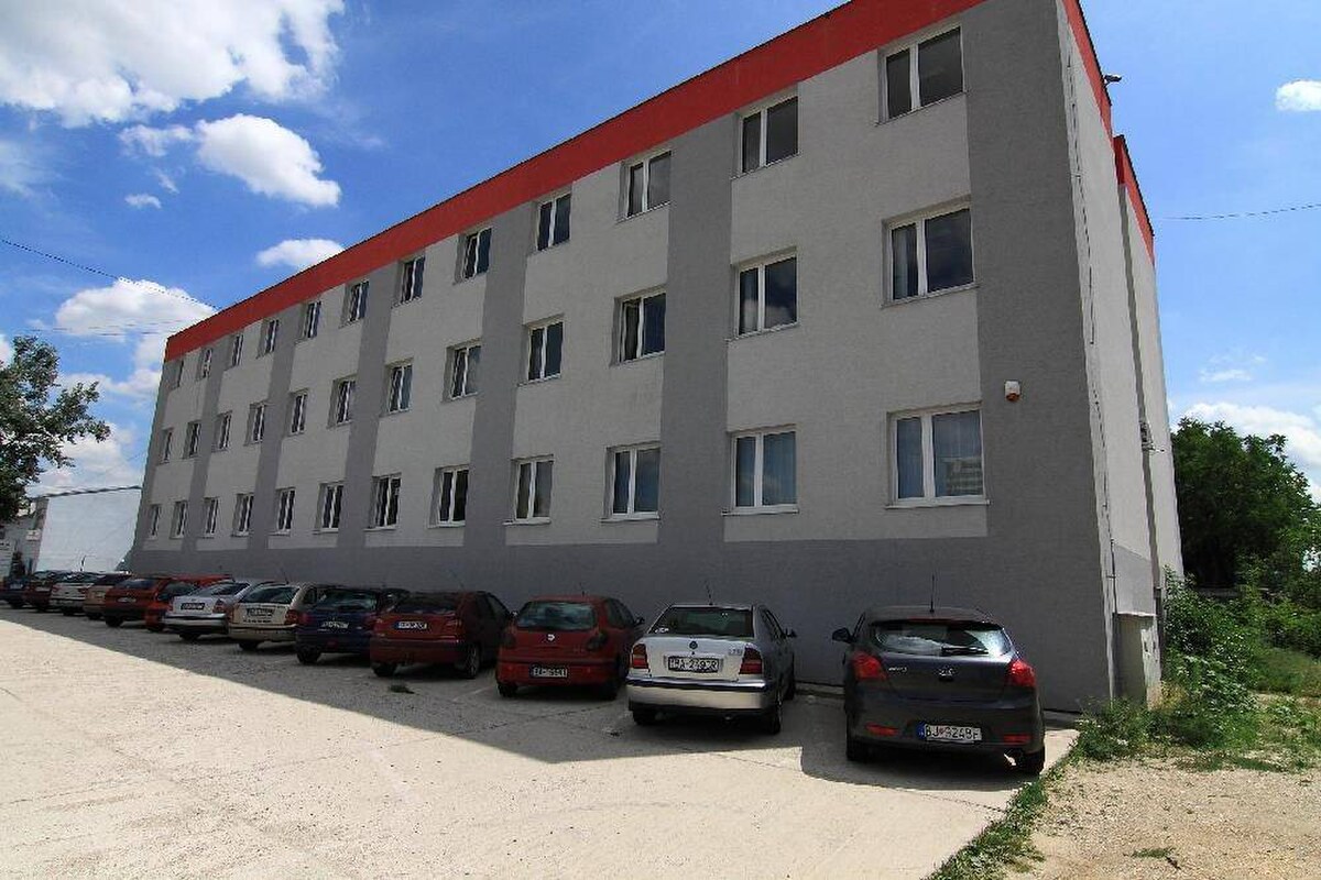 Dvojkancelária 60m2, Galvaniho, Bratislava-Ružinov, parkovanie — foto 6