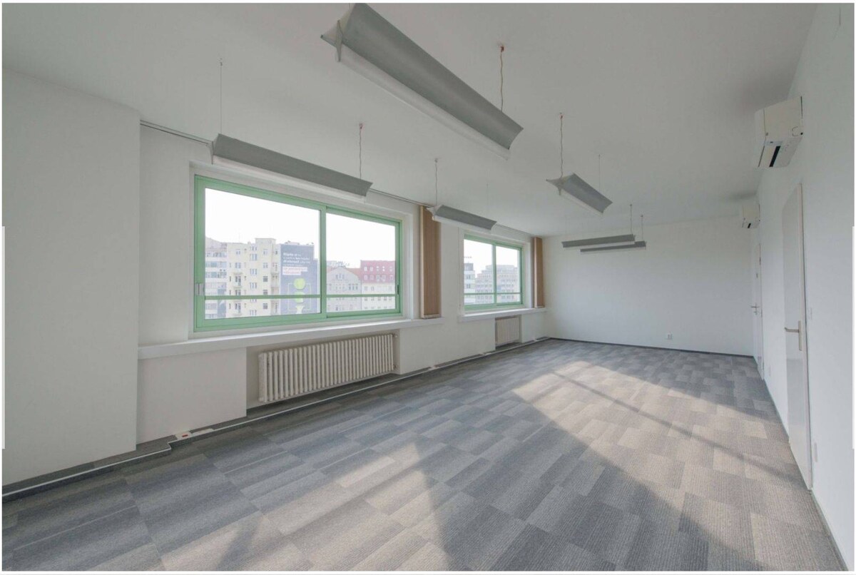 Prenájom administratívnych priestorov 200m2 na Nám. SNP — foto 3