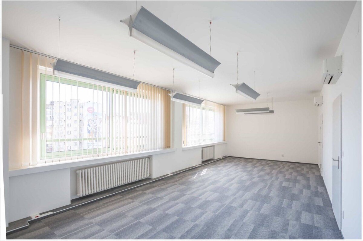Prenájom administratívnych priestorov 200m2 na Nám. SNP — foto 9