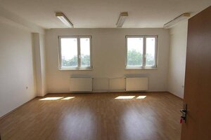 Lacné kancelárie, aj malé výmery, 15 a 30m2, Galvaniho, Bratislava-Ruž — foto 2