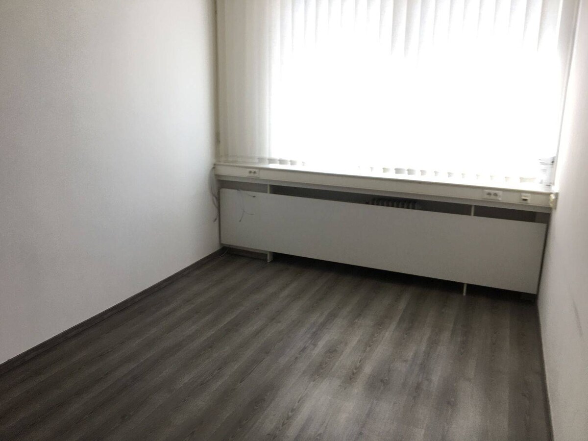 Kancelária 14m2, Lake Building, Drieňová ul., Ružinov - Štrkovec — foto 5