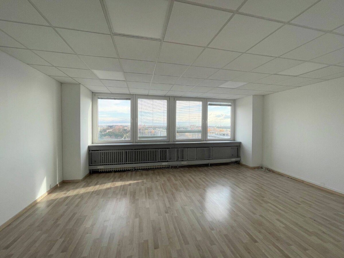 Samostatný kancelársky celok 60m2 - Drieňová, Ružinov — foto 3