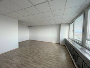 Samostatný kancelársky celok 60m2 - Drieňová, Ružinov — foto 1