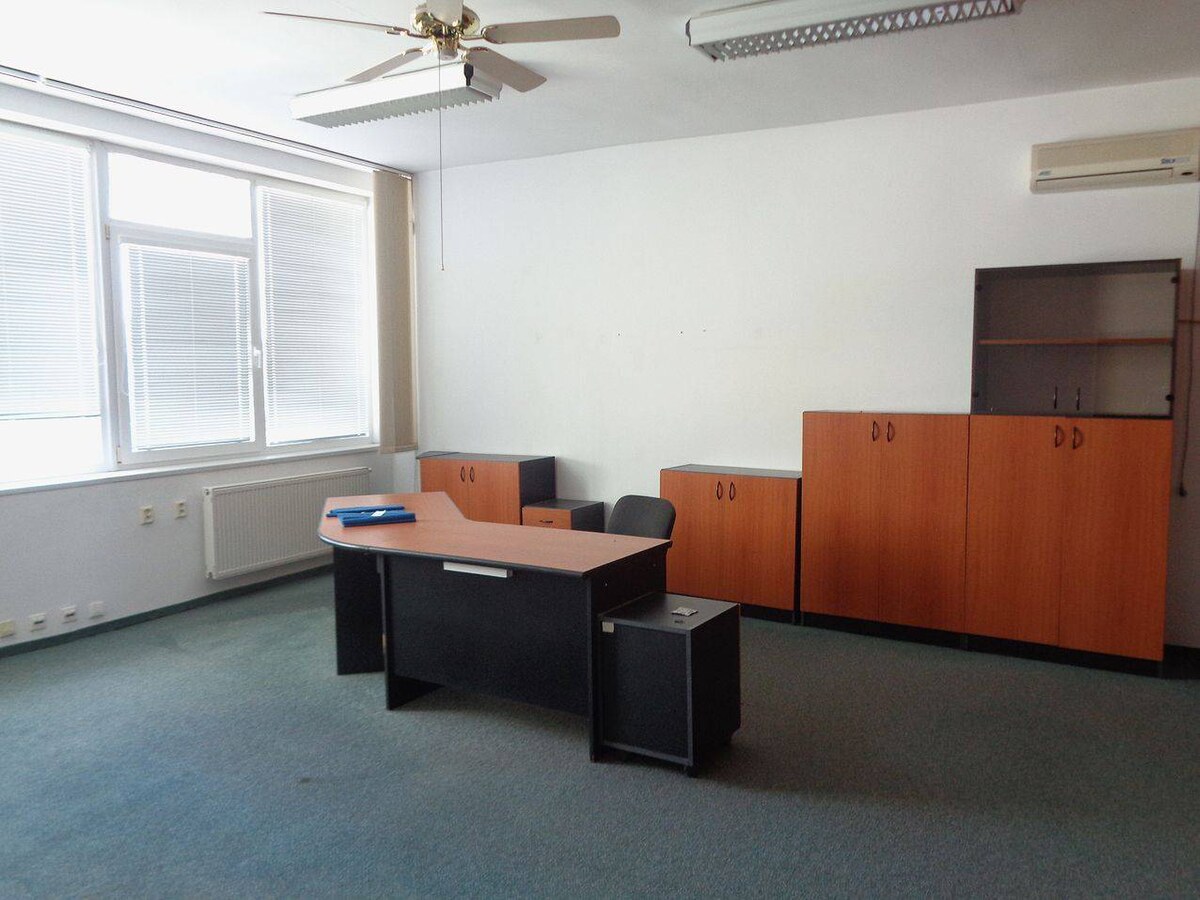Kancelárske priestory 75m2, 150m2, parkovanie, P. Biskupice — foto 2