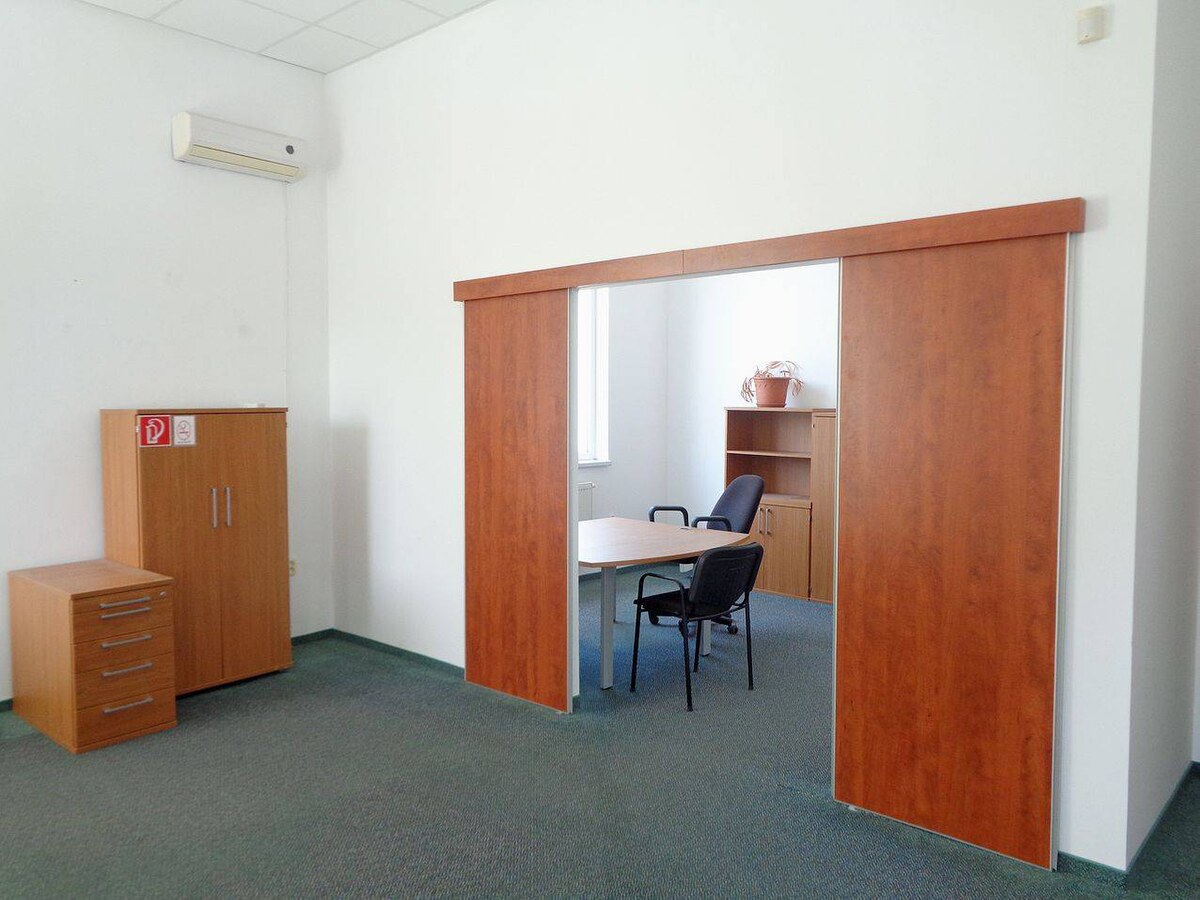 Kancelárske priestory 75m2, 150m2, parkovanie, P. Biskupice — foto 6