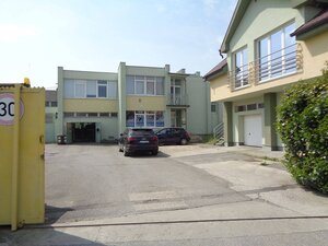 Kancelárske priestory 75m2, 150m2, parkovanie, P. Biskupice — foto 1
