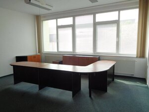 Kancelárske priestory 75m2, 150m2, parkovanie, P. Biskupice — foto 3