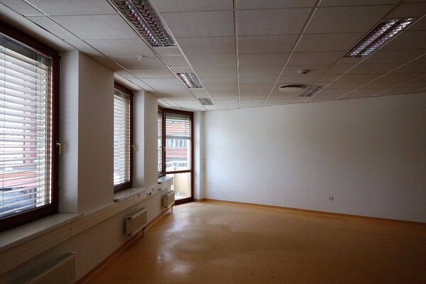 Administratívny celok 181m2, Nové Mesto, Kukuričná ul., parkovanie