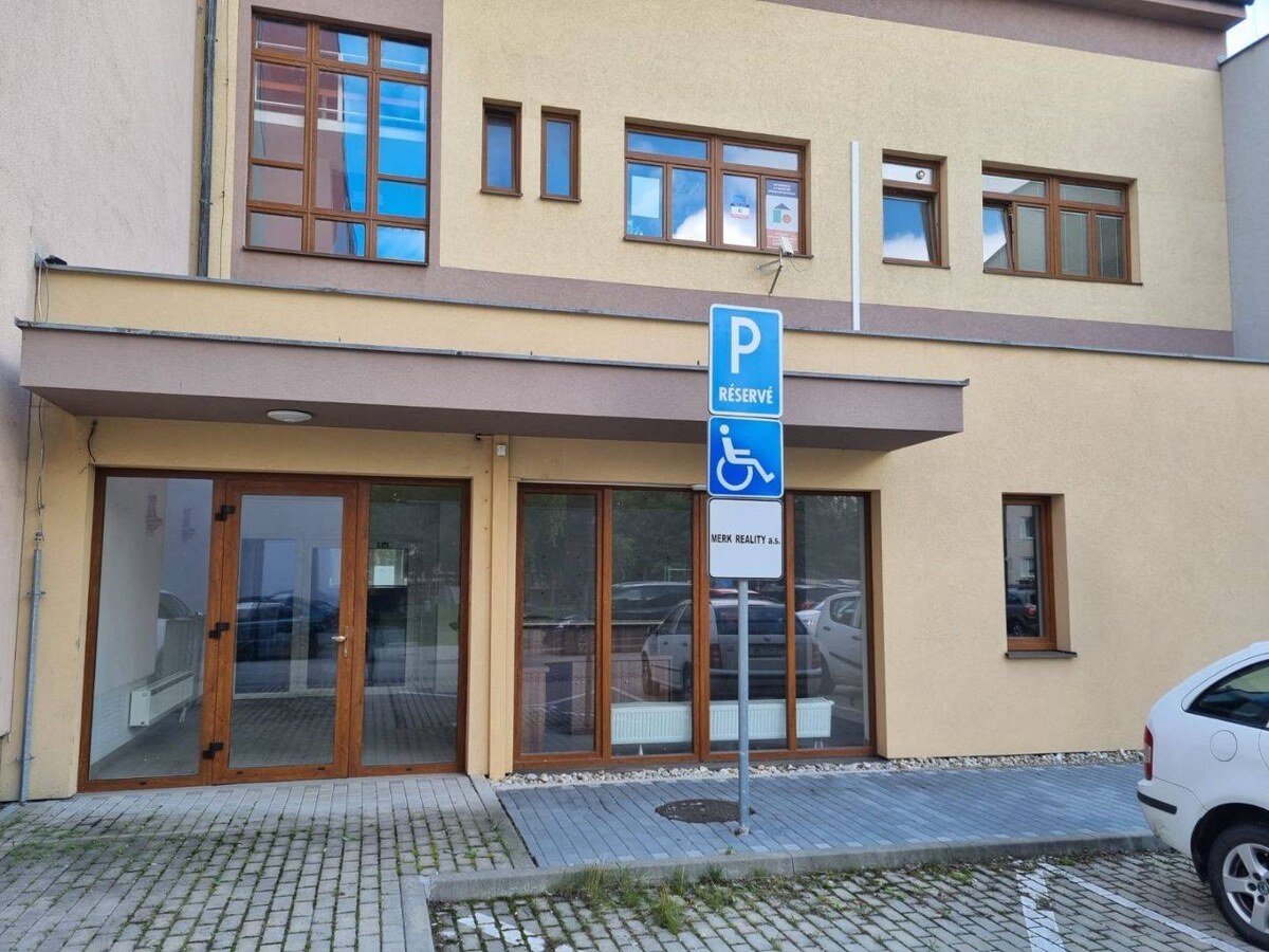 Kancelárie Topoľčany / PRENÁJOM námestie — foto 2