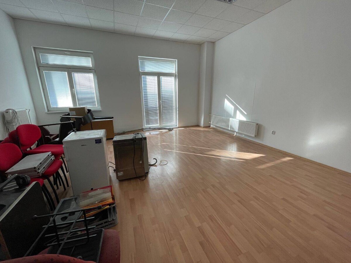Kancelárie Topoľčany / PRENÁJOM námestie — foto 5