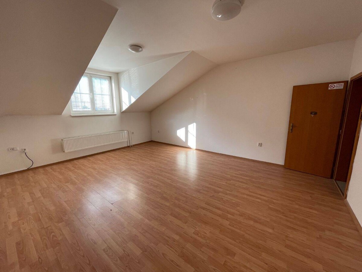 Kancelárie Topoľčany / PRENÁJOM námestie — foto 9