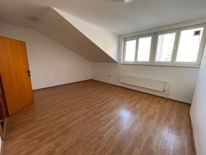 Kancelárie Topoľčany / PRENÁJOM námestie — foto 10