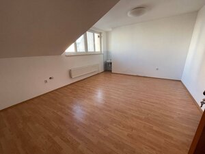 Kancelárie Topoľčany / PRENÁJOM námestie — foto 11