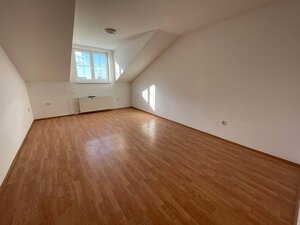 Kancelárie Topoľčany / PRENÁJOM námestie — foto 12