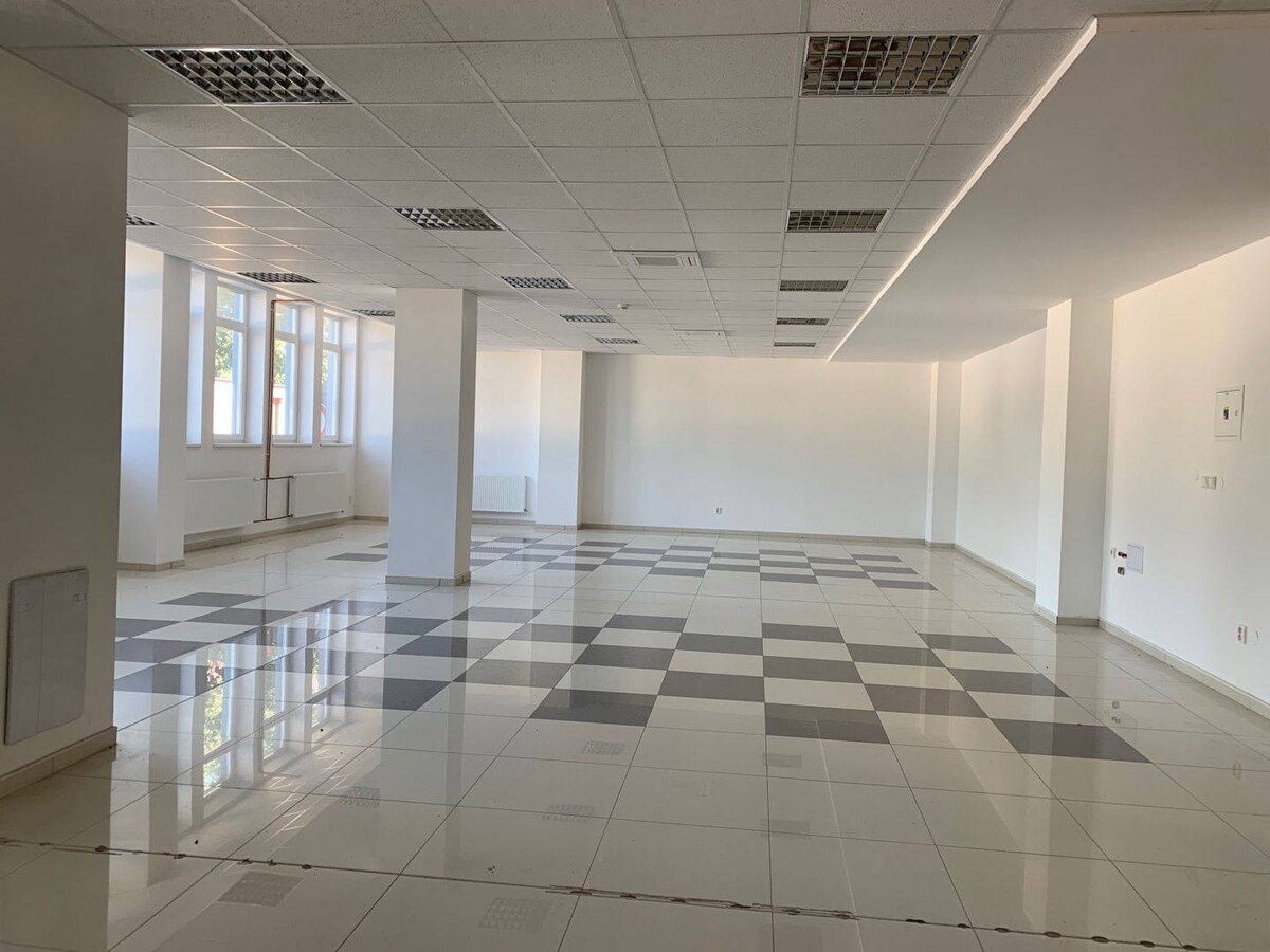 Obchodné priestor na PRENAJOM CENTRUM Topoľčany — foto 7