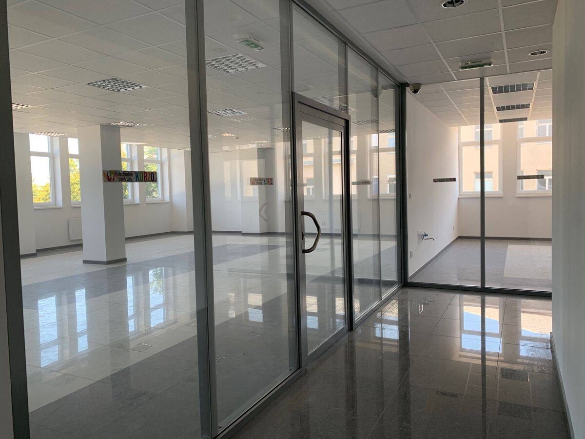 Obchodné priestor na PRENAJOM CENTRUM Topoľčany — foto 8