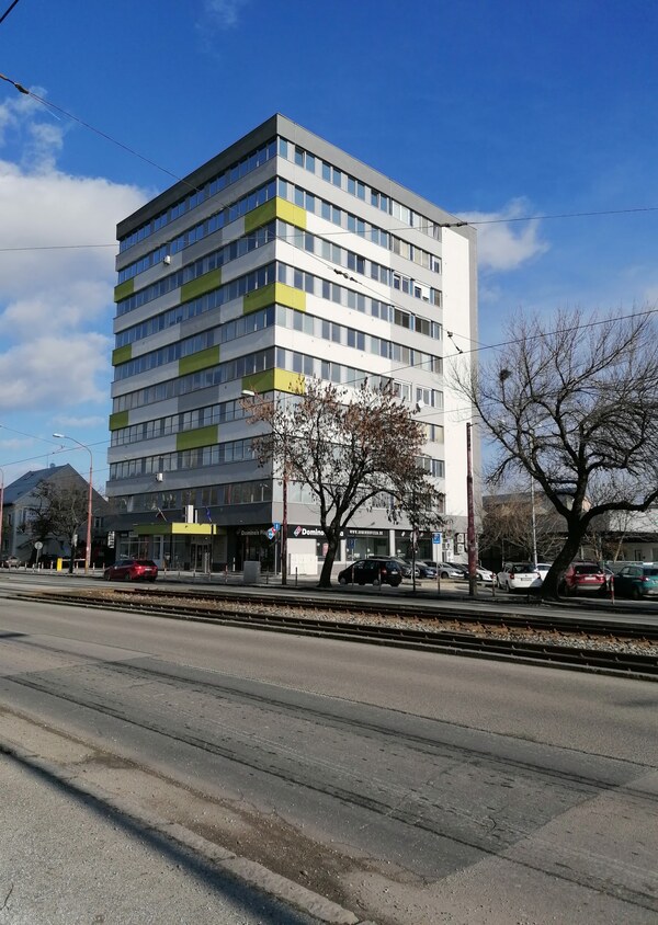 TOP CENA! Dvojkancelária 52m2, Račianska ul., Bratislava III