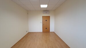 Kancelária 15,63m2, Hradská ul., Vrakuňa — foto 2