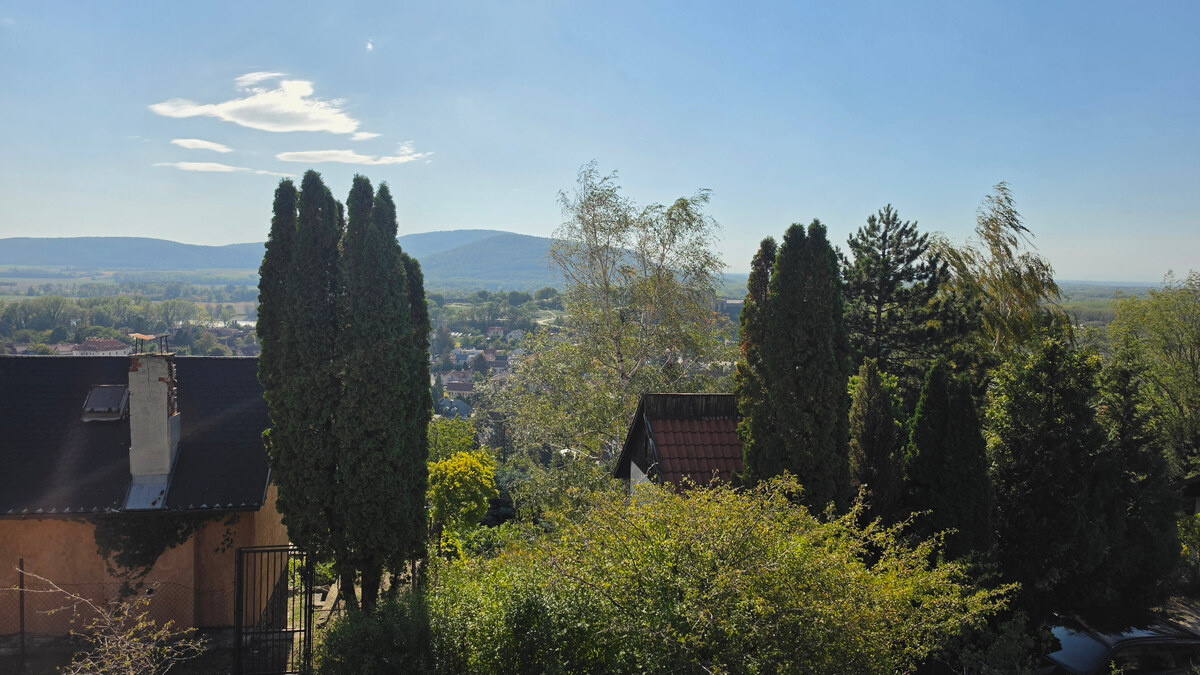 DEVÍN, krásny pozemok 259 m2 - s VÝHĽADOM na DEVÍNSKY HRAD — foto 2