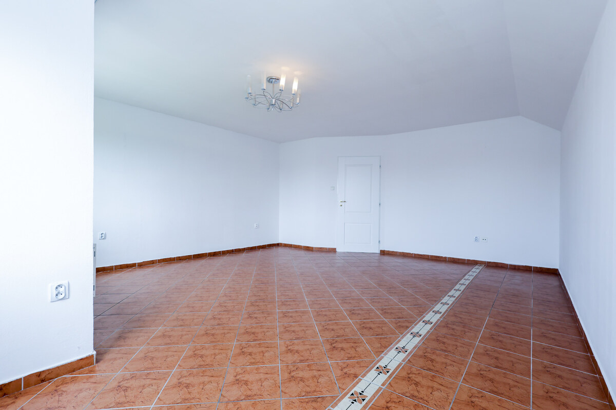 IVANKA PRI DUNAJI – veľkorysý 8-i dom, 300+ m², pozemok 890 m² — foto 17