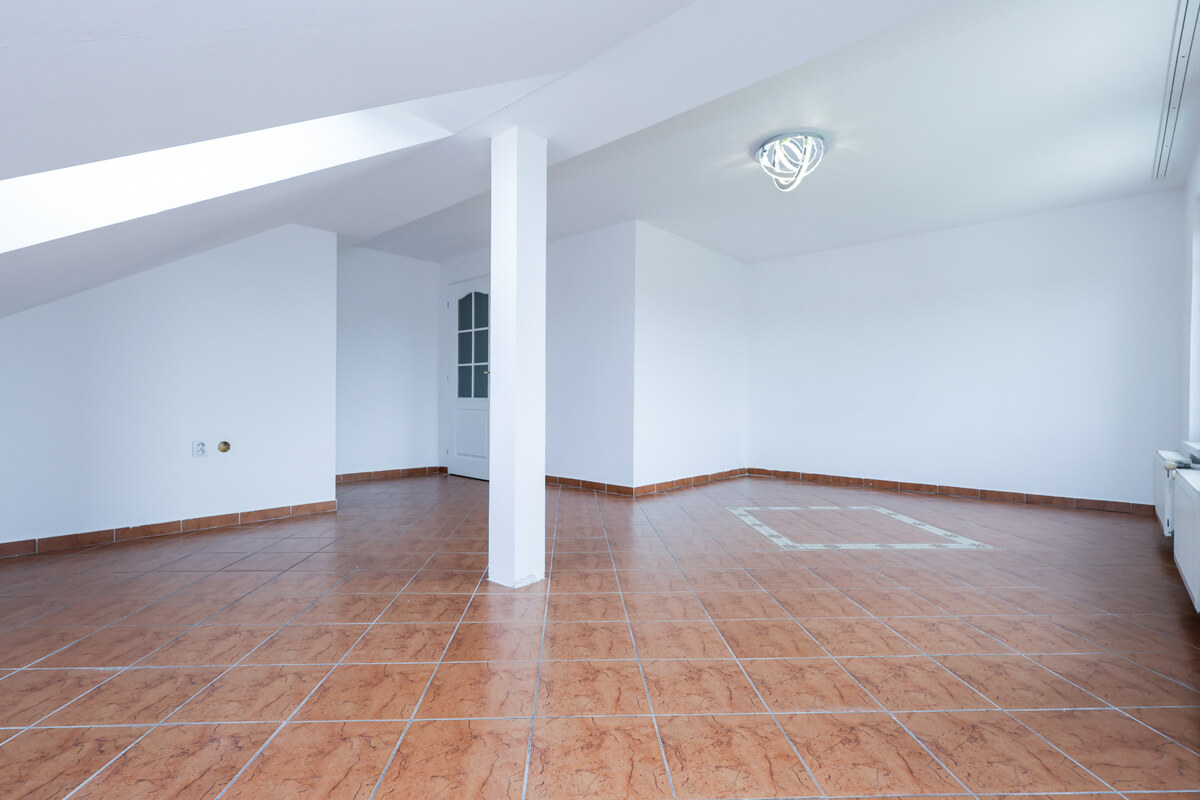 IVANKA PRI DUNAJI – veľkorysý 8-i dom, 300+ m², pozemok 890 m² — foto 21