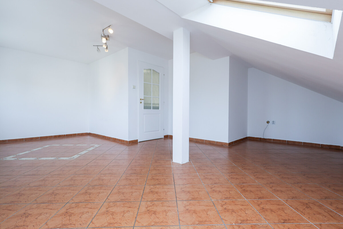 IVANKA PRI DUNAJI – veľkorysý 8-i dom, 300+ m², pozemok 890 m² — foto 22