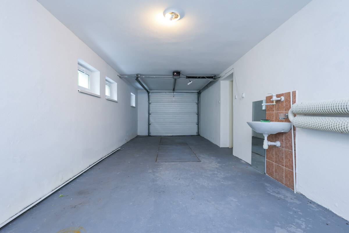 IVANKA PRI DUNAJI – veľkorysý 8-i dom, 300+ m², pozemok 890 m² — foto 24