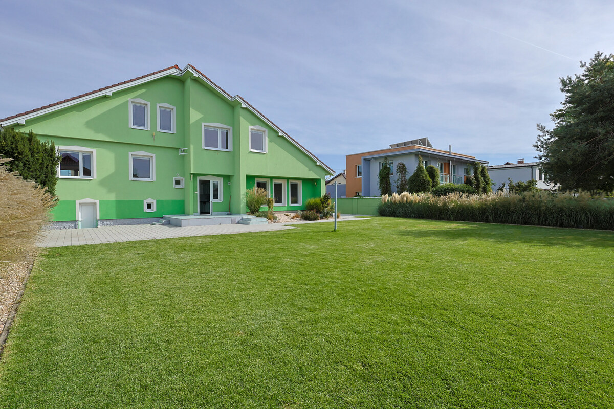IVANKA PRI DUNAJI – veľkorysý 8-i dom, 300+ m², pozemok 890 m² — foto 5