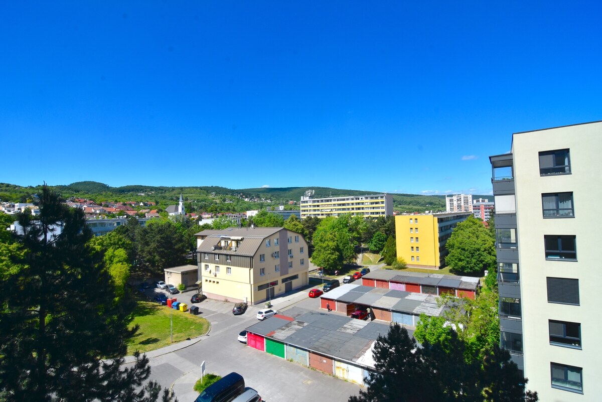 SADMELIJSKÁ, 3-i byt, 71 m2 - pôvodný stav, pár krokov od prírody — foto 3