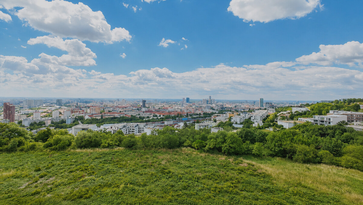 KOLIBA, stavebný pozemok 863 m2 - s výhľadom na Bratislavu — foto 2