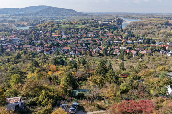DEVÍN, záhrada 830 m2 s neopakovateľným VÝHĽADOM na HRAD DEVÍN a DUNAJ