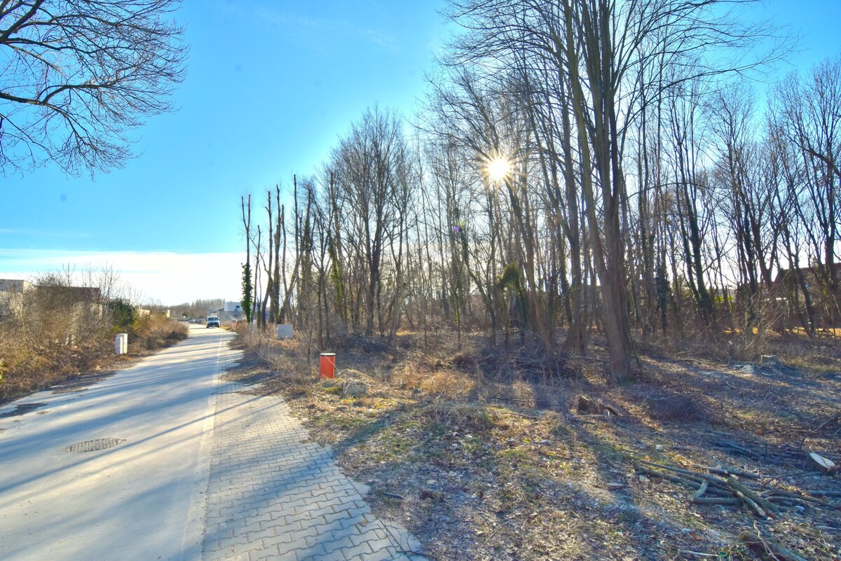 RUSOVCE, stavebný pozemok 809 m2 – vyhľadávaná časť pri lesoparku — foto 7