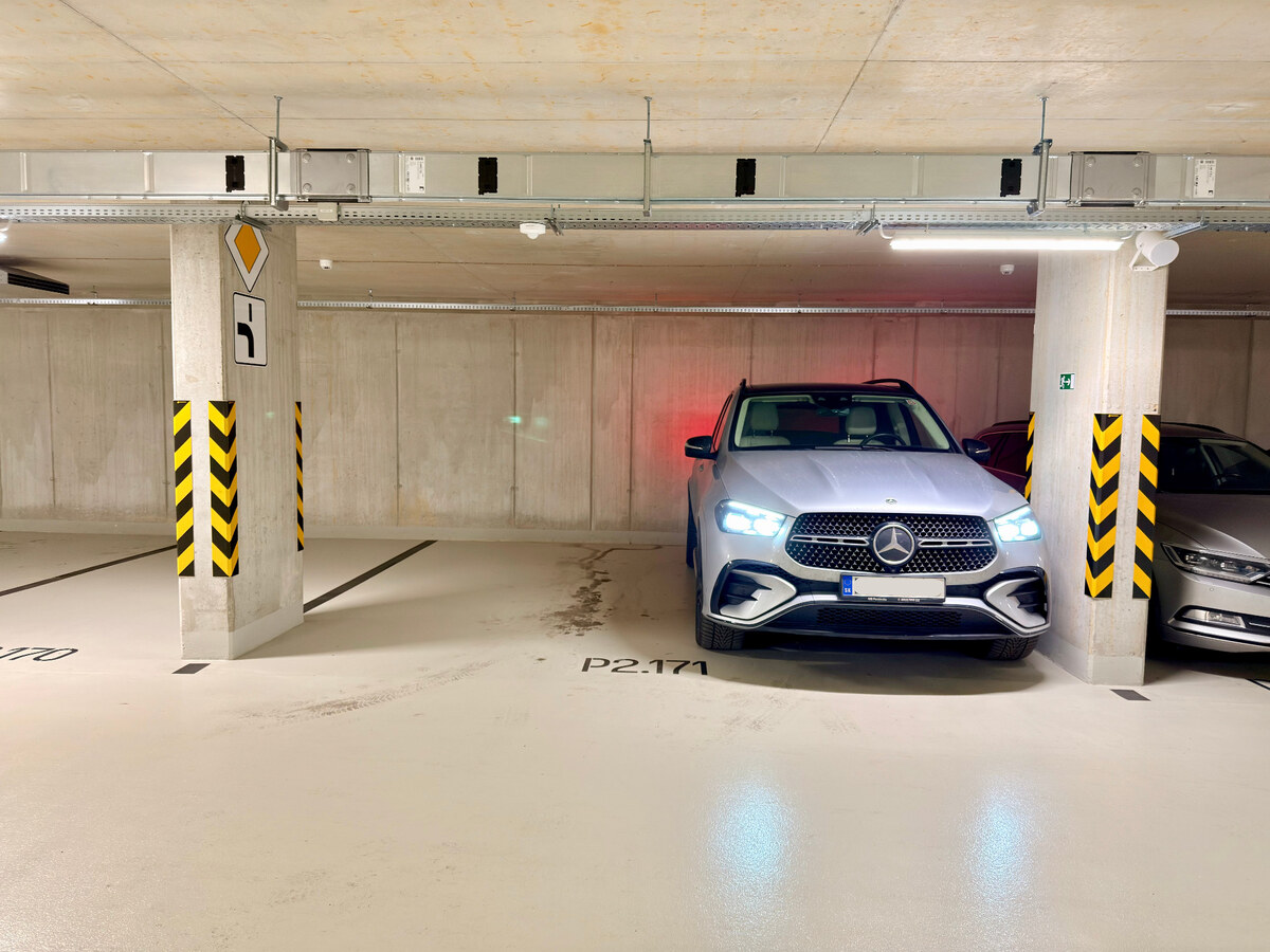 KOŠICKÁ – ZWIRN 3 | Garážové dvoj-státie pri výťahu (27 m²) | IHNEĎ