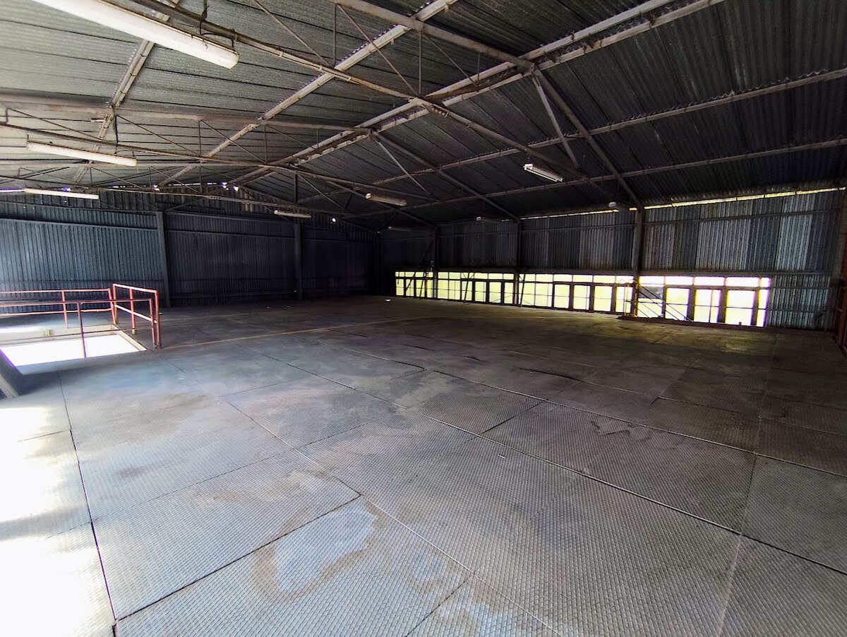 PRENÁJOM SKLADOVEJ HALY 530 m² – STRÁŽENÝ AREÁL — foto 4