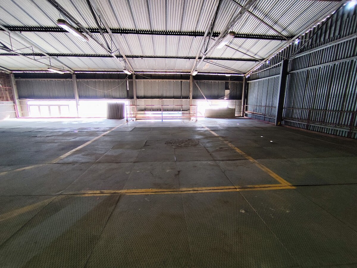 PRENÁJOM SKLADOVEJ HALY 530 m² – STRÁŽENÝ AREÁL — foto 8