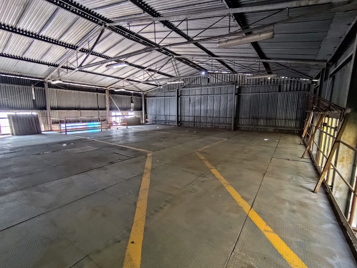 PRENÁJOM SKLADOVEJ HALY 530 m² – STRÁŽENÝ AREÁL — foto 9