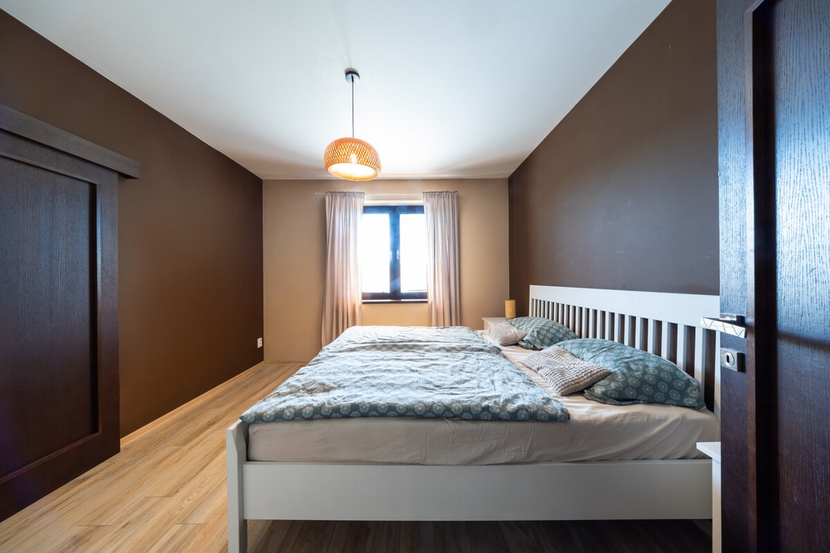 Moderný, zariadený, 4 izbový rodinný dom - v obci Andač (Zbehy) — foto 12